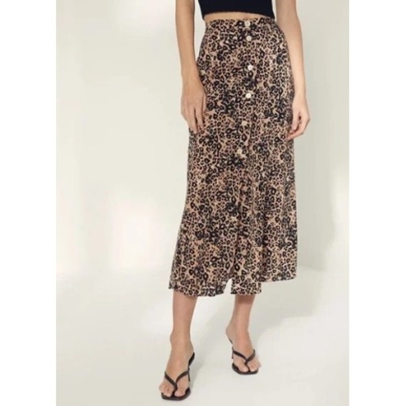 Wilfred Dresses & Skirts - WILFRED Amelie Skirt Leopard Print Women Size 6 High-Waist Button Up Casual